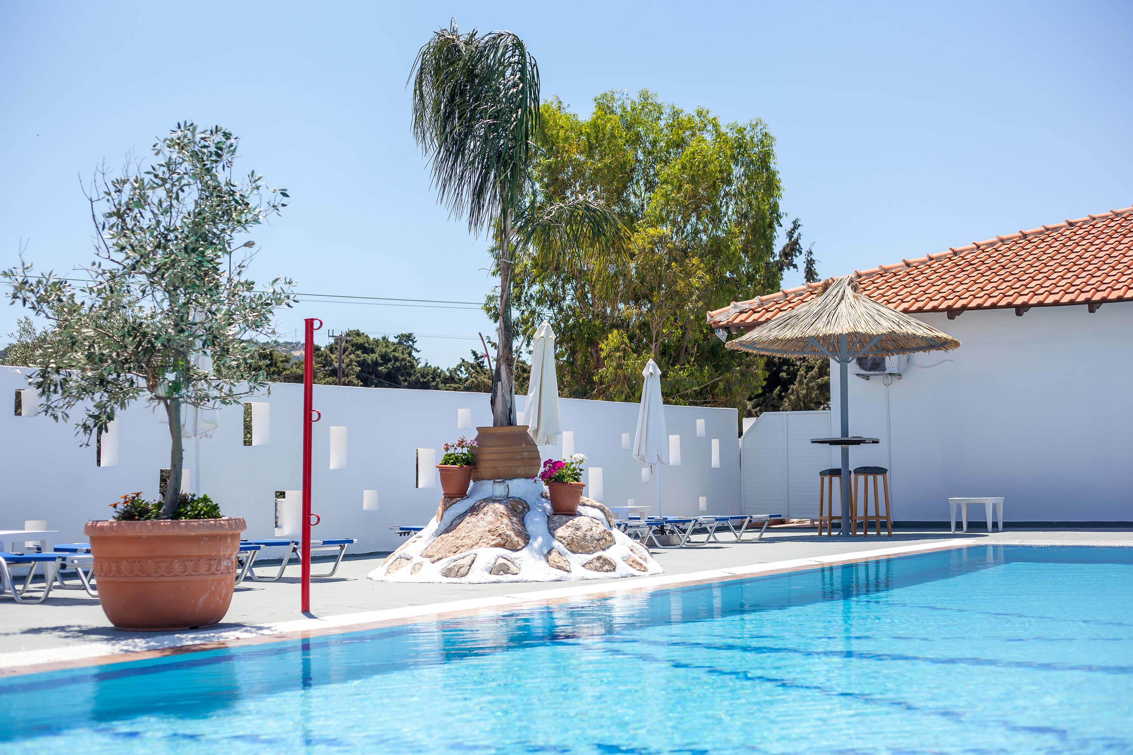 Tinas Plus Hotel Фалираки Экстерьер фото